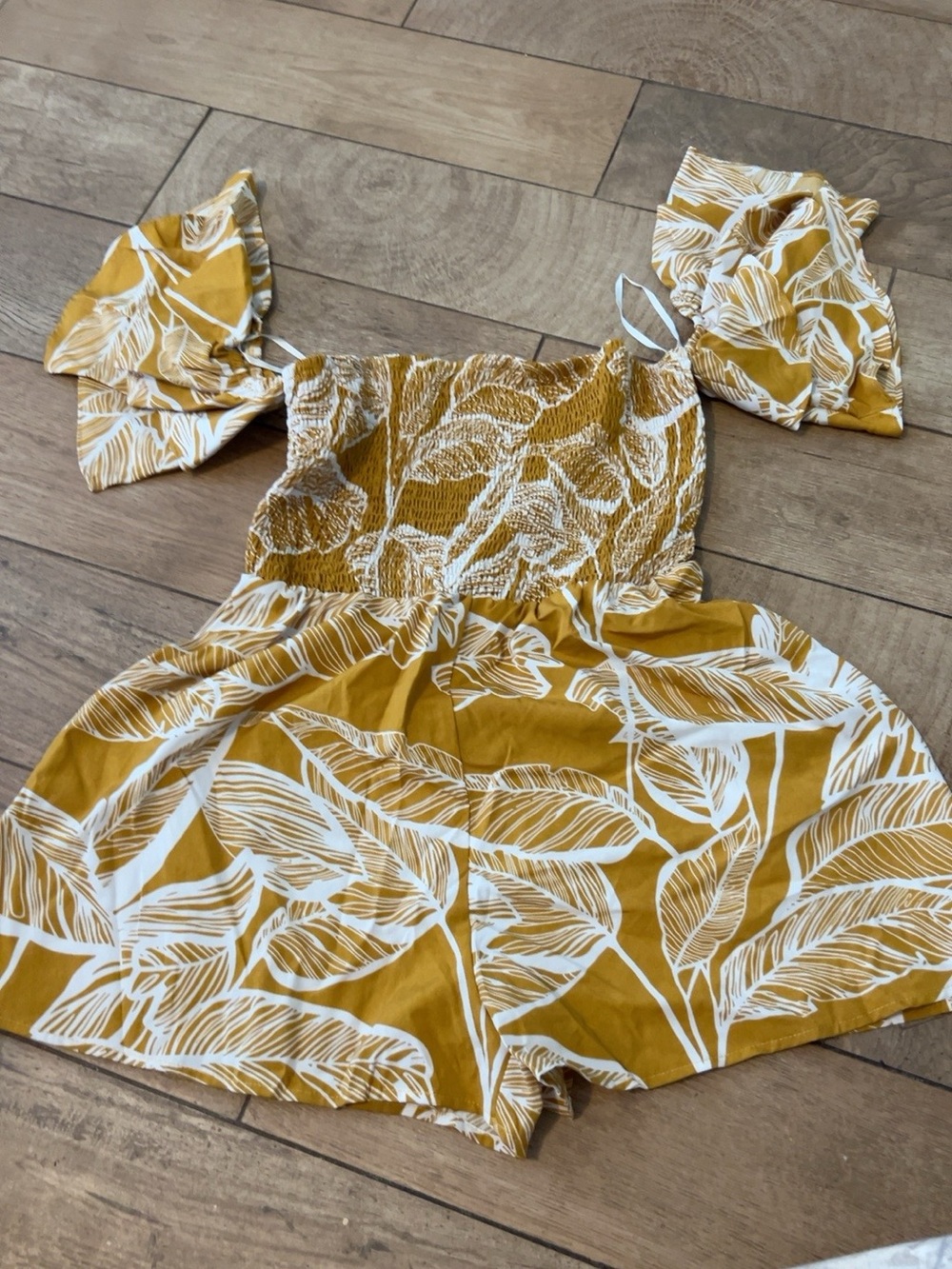 SHEIN Mustard Tropical Print Smocked Puff Sleeve Romper Size Medium